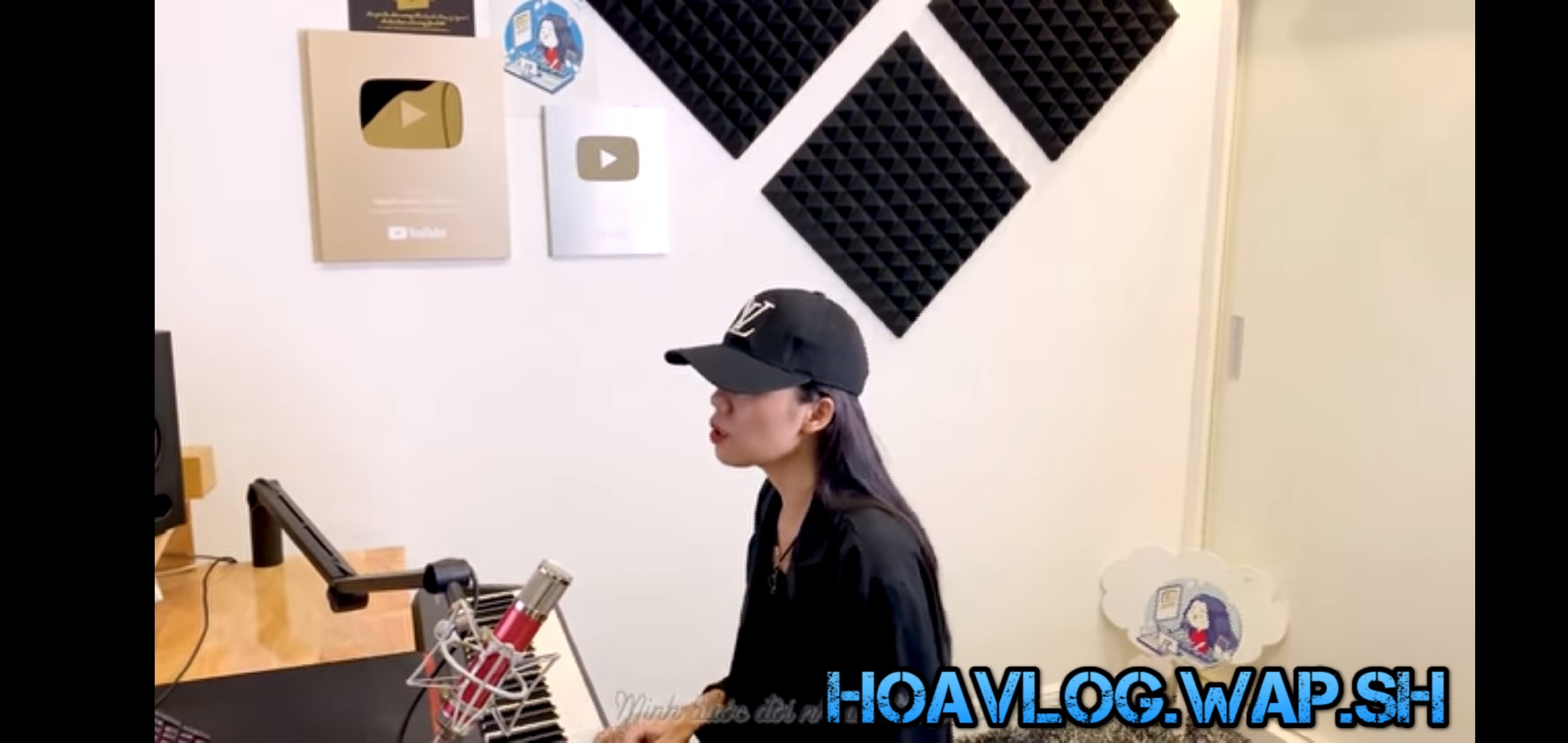 HoaVlog - Tải Video Mp4 Bước Qua Đời Nhau - Lê Bảo Bình | Hương Ly Cover